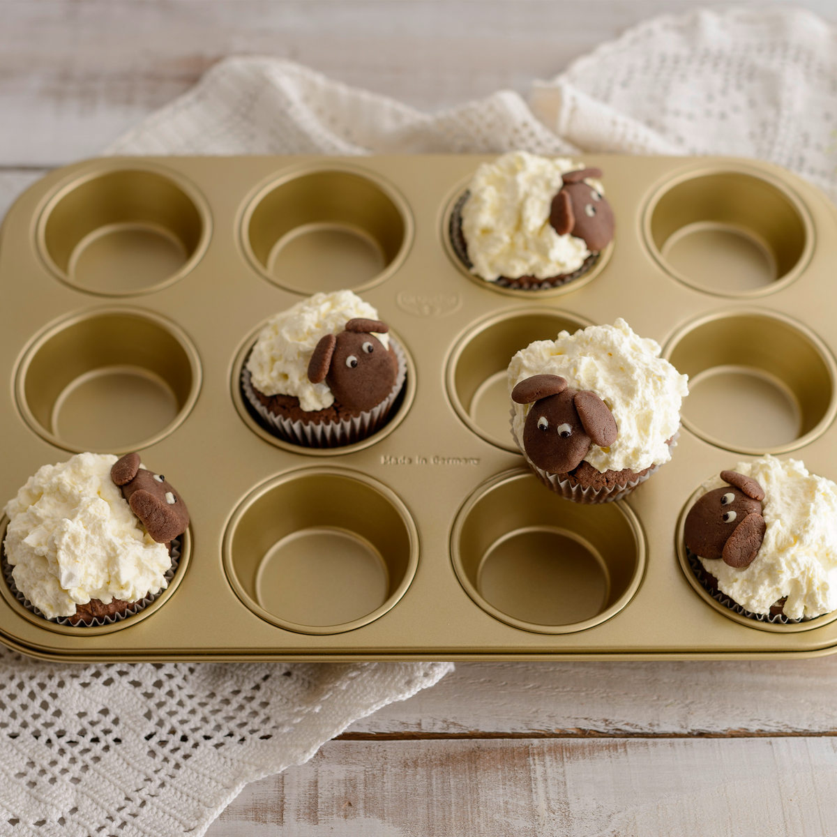 Dr. Oetker forma do muffinek Golden Easter 38,5 x 26,5 x 2 cm