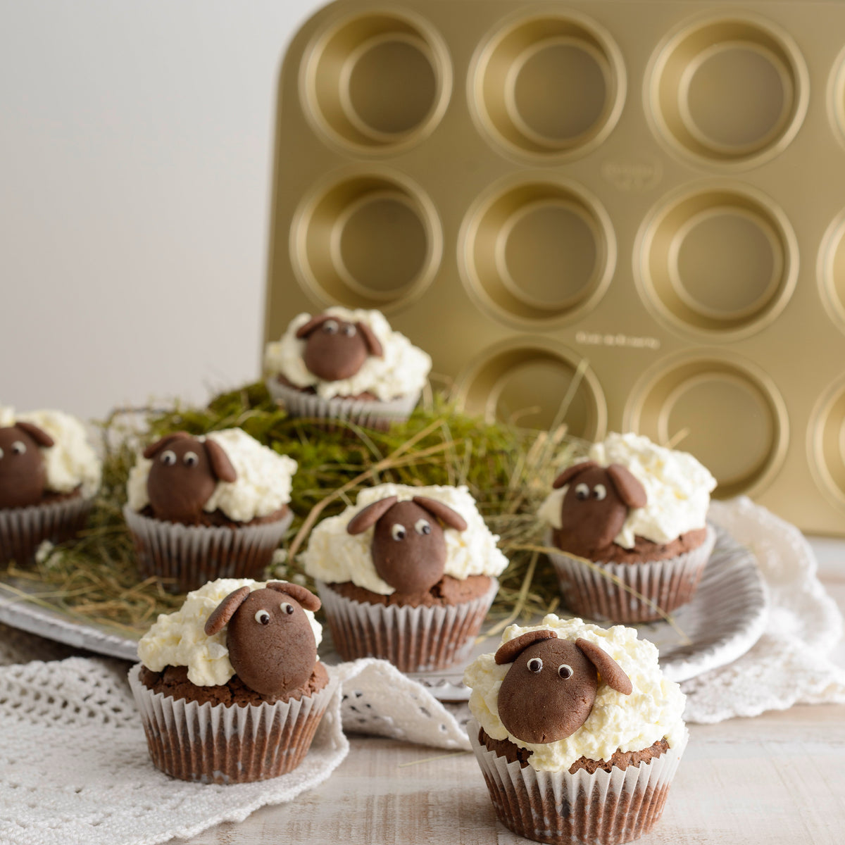 Dr. Oetker forma do muffinek Golden Easter 38,5 x 26,5 x 2 cm